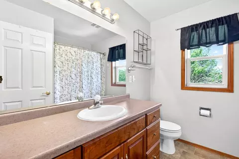 Bath - n9152 Kernan Avenue, Appleton, WI 54915 photo 2 of 5