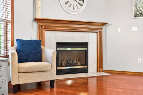Living - n9152 Kernan Avenue, Appleton, WI 54915 photo 2 of 2