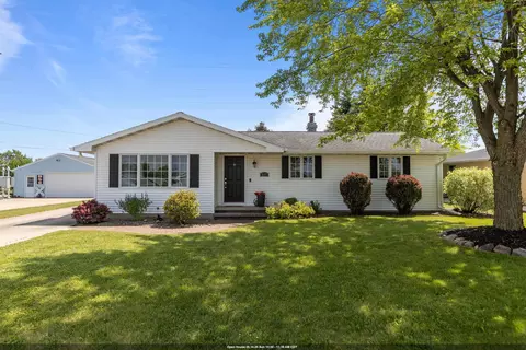 117 St Marys Pl, Kaukauna, WI 54130