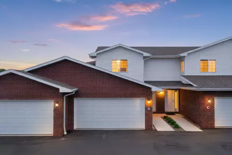 13193 Velp Ave # -B, Suamico, WI 54313