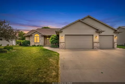 2307 Southerland Cir, Kaukauna, WI 54130