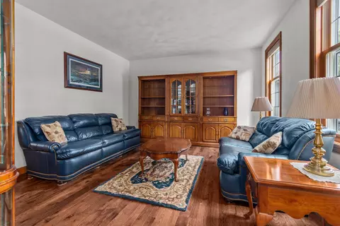 Living - 224 E Carrington Ln, Appleton, WI 54913 photo 5 of 5