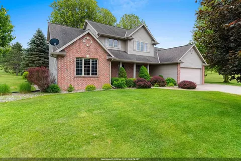 3386 Hawkeye Ct, Green Bay, WI 54313
