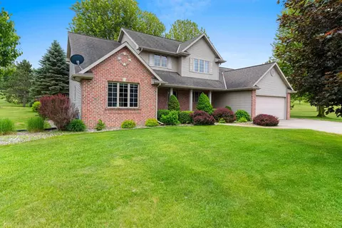 3386 Hawkeye Ct, Green Bay, WI 54313