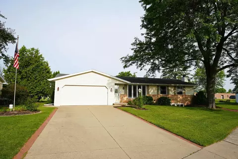 1238 Stine Way, De Pere, WI 54115
