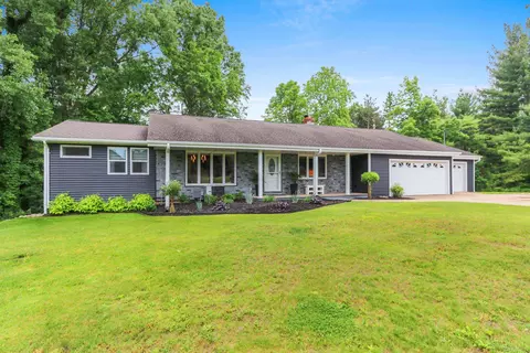 389 Sunlite Dr, Oneida, WI 54155
