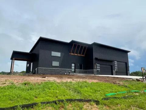 1810 Lost Trl, Suamico, WI 54173