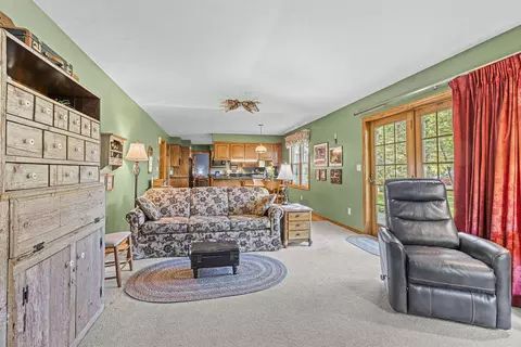 Living - n340 Tamarack Circle, Appleton, WI 54915 photo 4 of 4