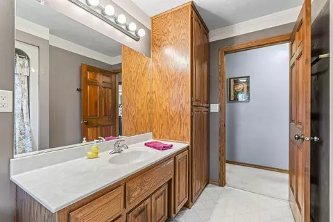 Bath - n340 Tamarack Circle, Appleton, WI 54915 photo 3 of 6