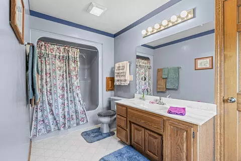 Bath - n340 Tamarack Circle, Appleton, WI 54915 photo 4 of 6
