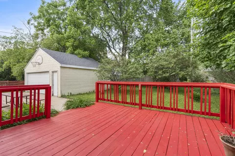 Exterior - 1136 W Roberts Ave, Appleton, WI 54914 photo 10 of 14