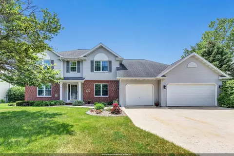 1990 Tyler Ln, De Pere, WI 54115