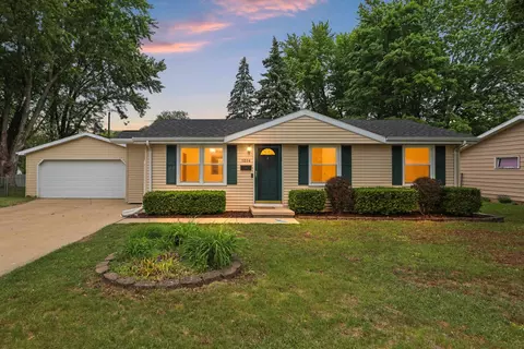 1014 Westwood Dr, De Pere, WI 54115