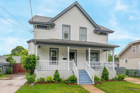 731 1st St, Menasha, WI 54952