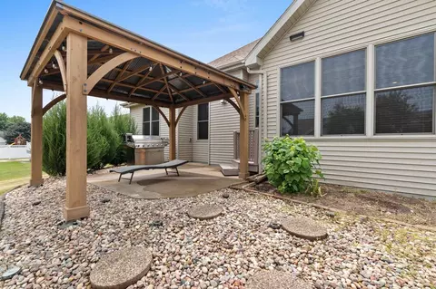Exterior - 1892 N Sunrise Ln, Appleton, WI 54913 photo 5 of 8
