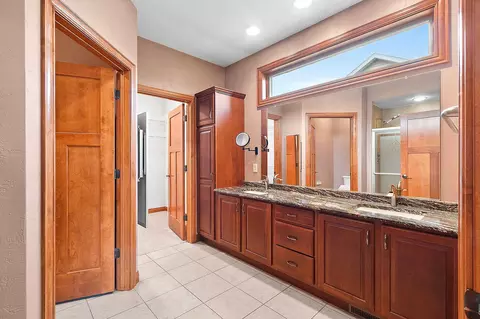 Bath - 1892 N Sunrise Ln, Appleton, WI 54913 photo 1 of 4