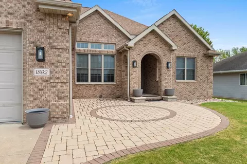 Exterior - 1892 N Sunrise Ln, Appleton, WI 54913 photo 2 of 8