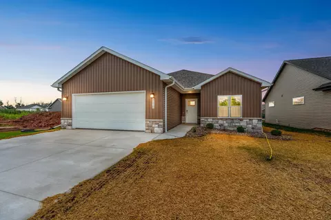 3110 Lazy Oak Dr, Green Bay, WI 54311