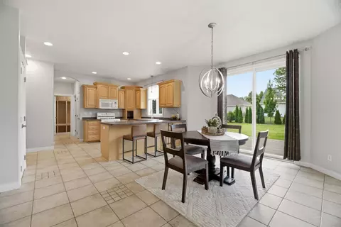 Dining - 4717 N Tanglewood Dr, Appleton, WI 54913 photo 2 of 3
