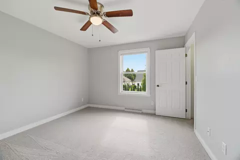 Bedroom - 4717 N Tanglewood Dr, Appleton, WI 54913 photo 6 of 13