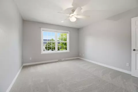 Bedroom - 4717 N Tanglewood Dr, Appleton, WI 54913 photo 4 of 13