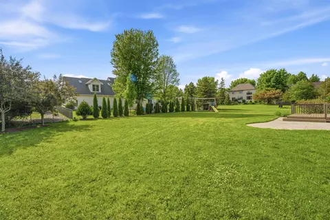 Exterior - 4717 N Tanglewood Dr, Appleton, WI 54913 photo 5 of 7