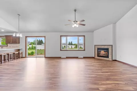 Living - 5111 N Gala Ct, Appleton, WI 54913 photo 1 of 6