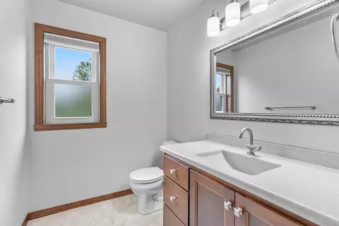 Bath - 5111 N Gala Ct, Appleton, WI 54913 photo 4 of 4