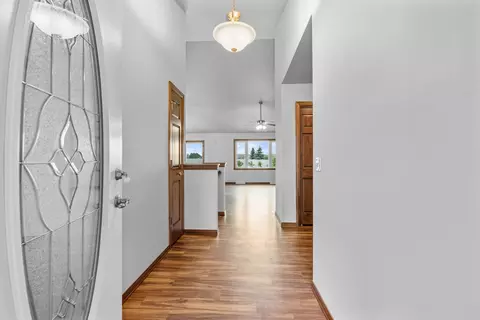 Entry Way - 5111 N Gala Ct, Appleton, WI 54913 photo 1 of 3