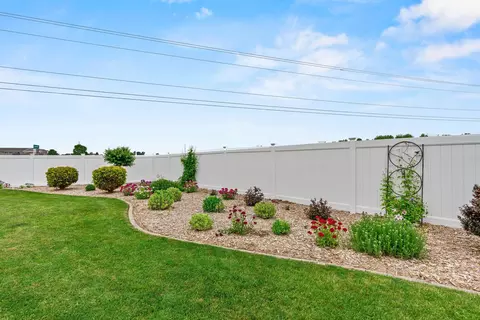 Exterior - 5111 N Gala Ct, Appleton, WI 54913 photo 6 of 6