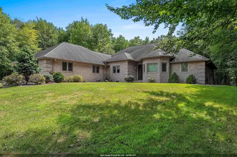 425 Hill Haven Ct, Little Suamico, WI 54141