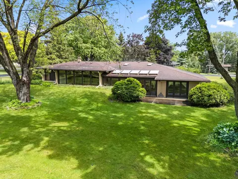 Exterior - 5531 Long Ct, Appleton, WI 54914 photo 8 of 15