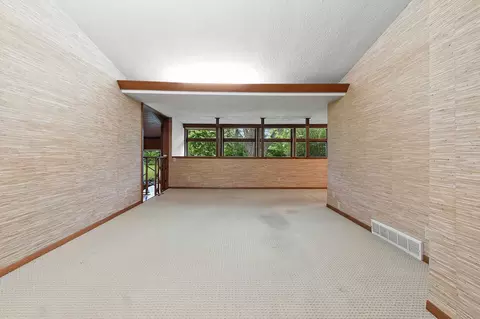 Living - 5531 Long Ct, Appleton, WI 54914 photo 1 of 5