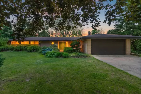 5531 Long Ct, Appleton, WI 54914
