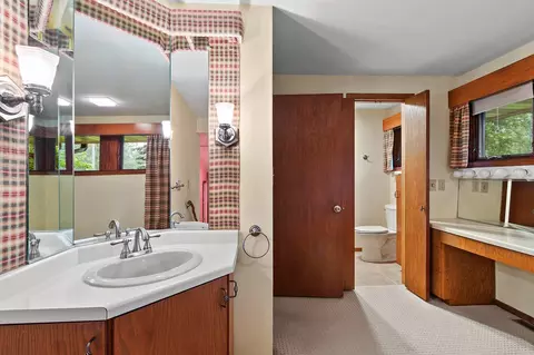 Bath - 5531 Long Ct, Appleton, WI 54914 photo 5 of 6