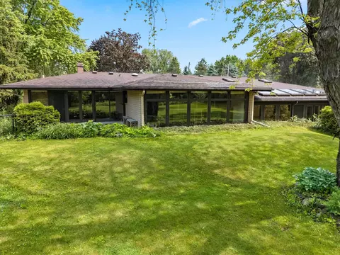 Exterior - 5531 Long Ct, Appleton, WI 54914 photo 6 of 15
