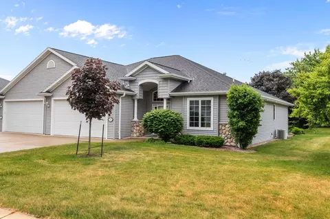 111 Regent Pl, Neenah, WI 54956