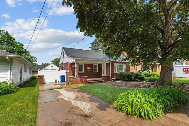 728 Tayco St, Menasha, WI 54952