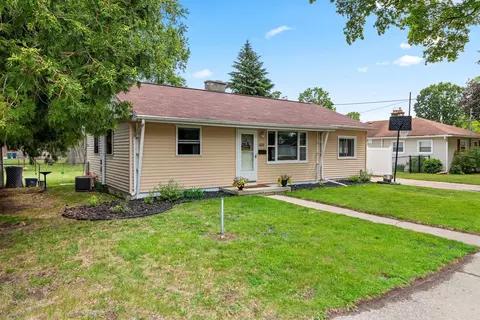 1429 S Oneida St, Green Bay, WI 54304