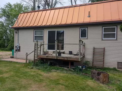 218 Wood Ln, New London, WI 54961