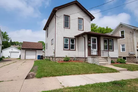 318 Hudson Ave, Oshkosh, WI 54901