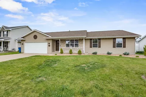 1085 Grassymeadow Ln, Menasha, WI 54952