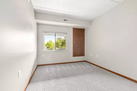 Bedroom - 400 N Richmond St, Appleton, WI 54911 photo 4 of 5