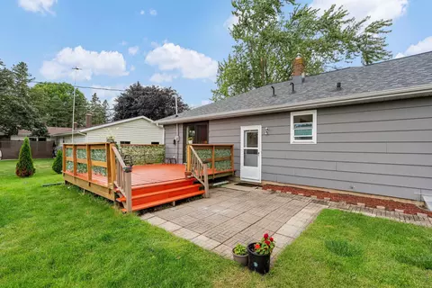 Exterior - 2715 W 1st Ave, Appleton, WI 54914 photo 3 of 6