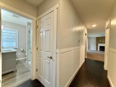 Entry Way - 401 John St, Ripon, WI 54971 photo 5 of 9