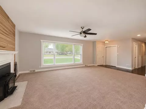 Living - 401 John St, Ripon, WI 54971 photo 2 of 9