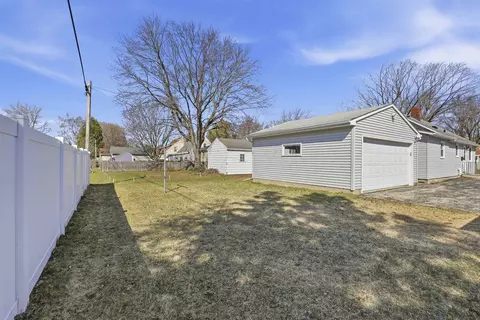 Exterior - 1001 W Grant St, Appleton, WI 54914 photo 1 of 1