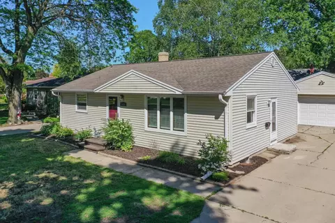 1525 Gross Ave, Green Bay, WI 54304