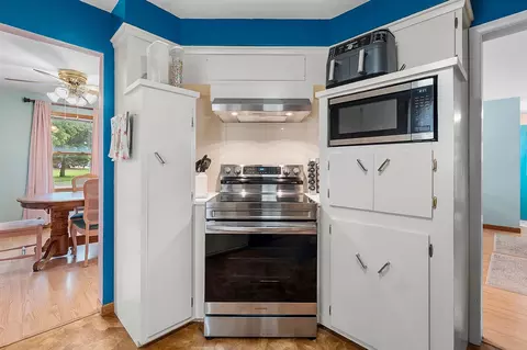 Kitchen - 1924 E Glendale Ave, Appleton, WI 54911 photo 3 of 3