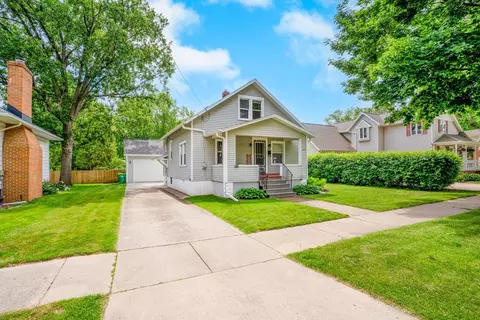 1037 S Roosevelt St, Green Bay, WI 54301